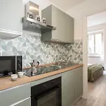 Domus White