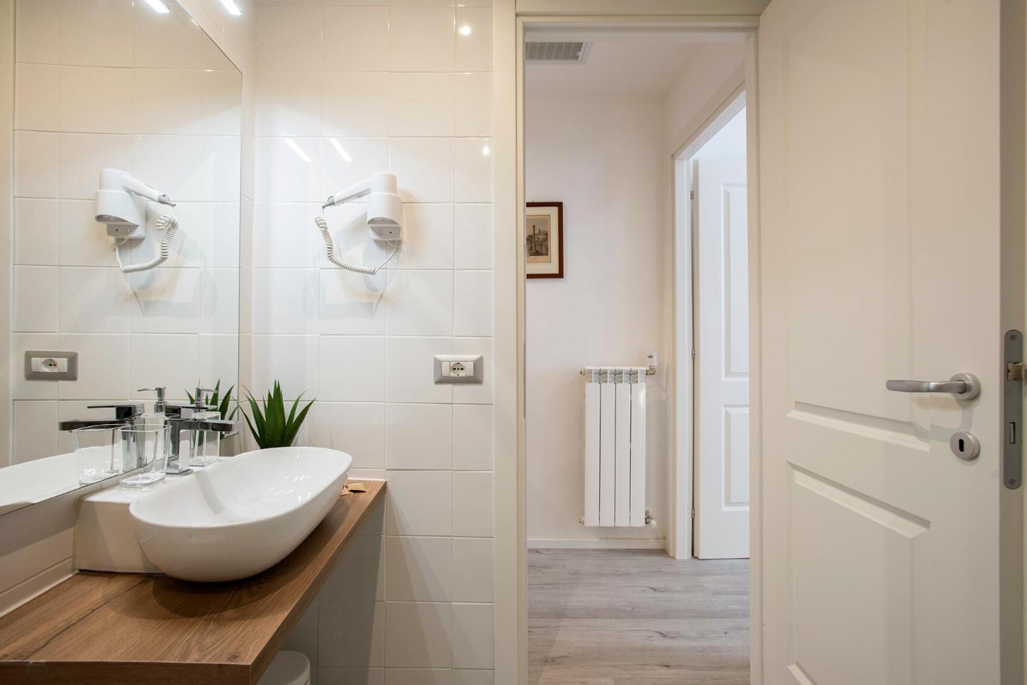 Domus White Rom