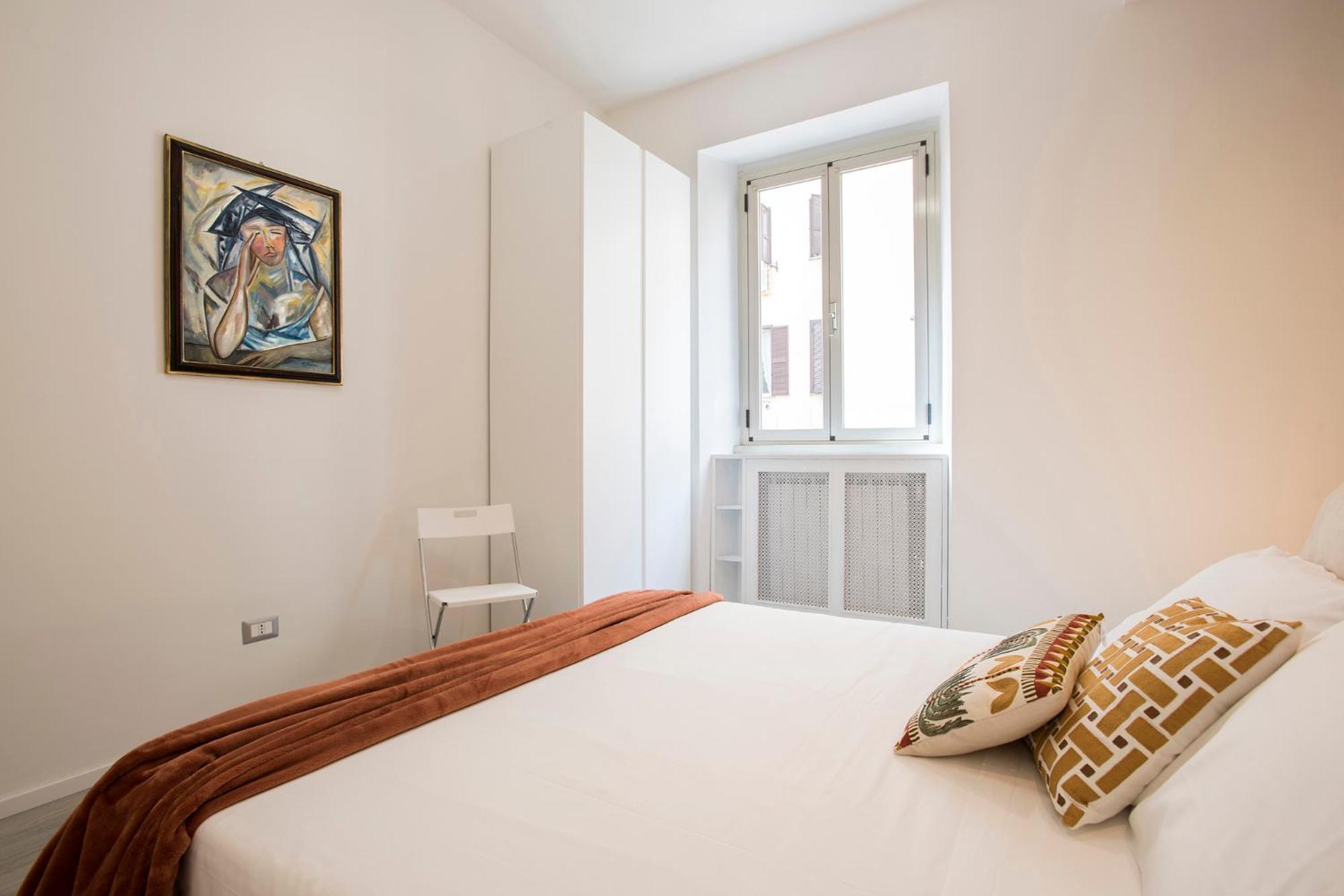 Domus White Rom